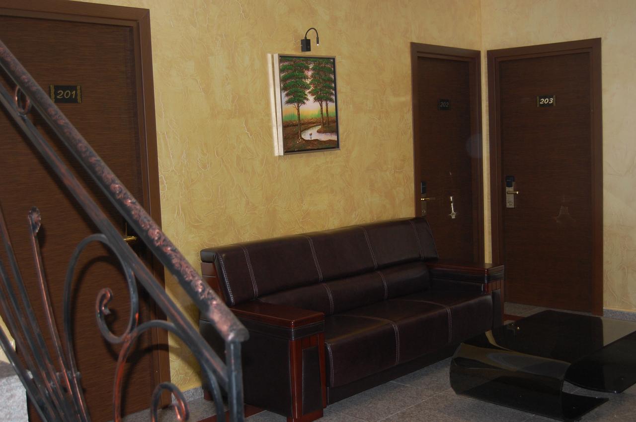 Ajara Palace Batoemi Buitenkant foto