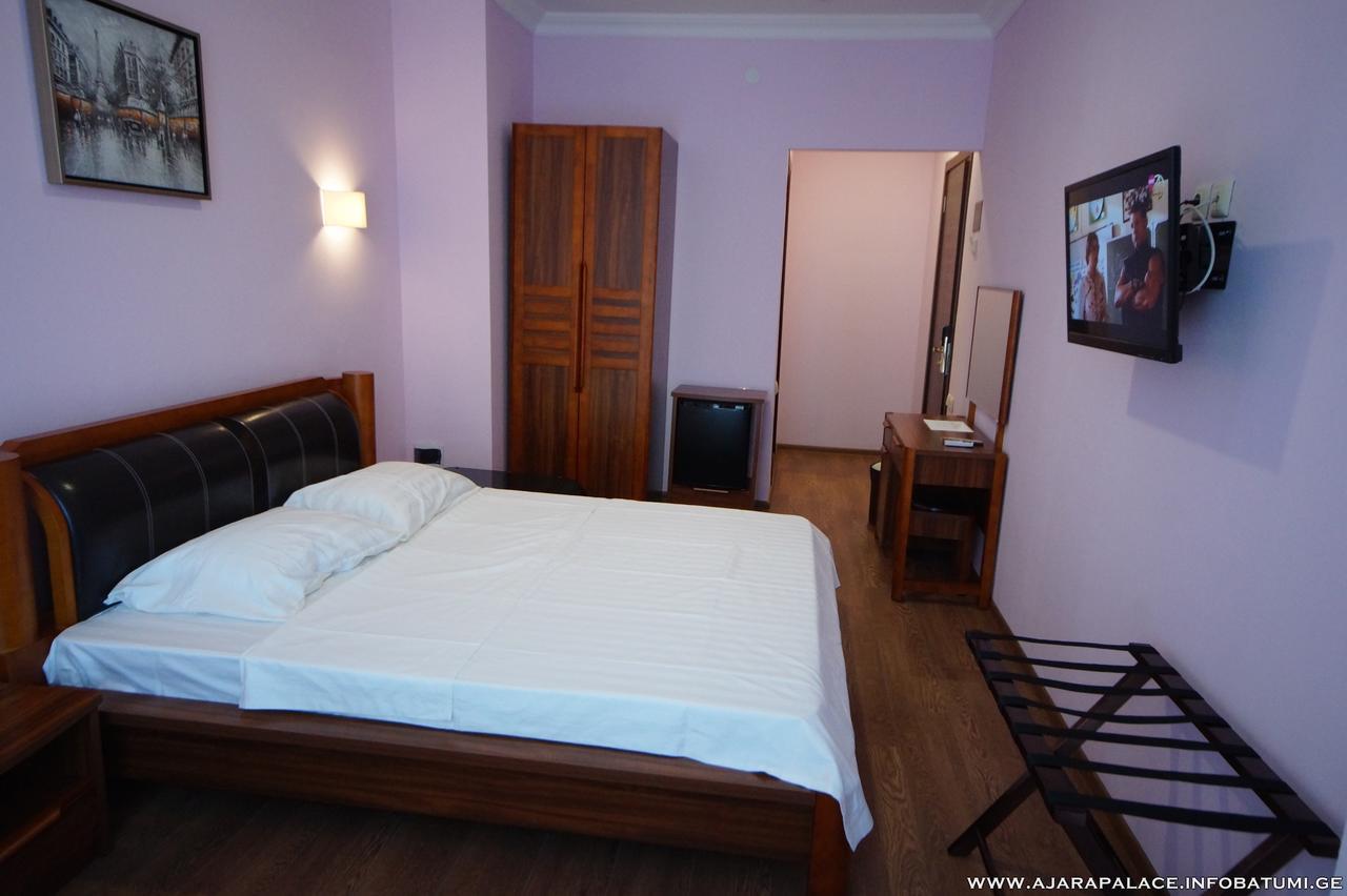 Ajara Palace Batoemi Buitenkant foto
